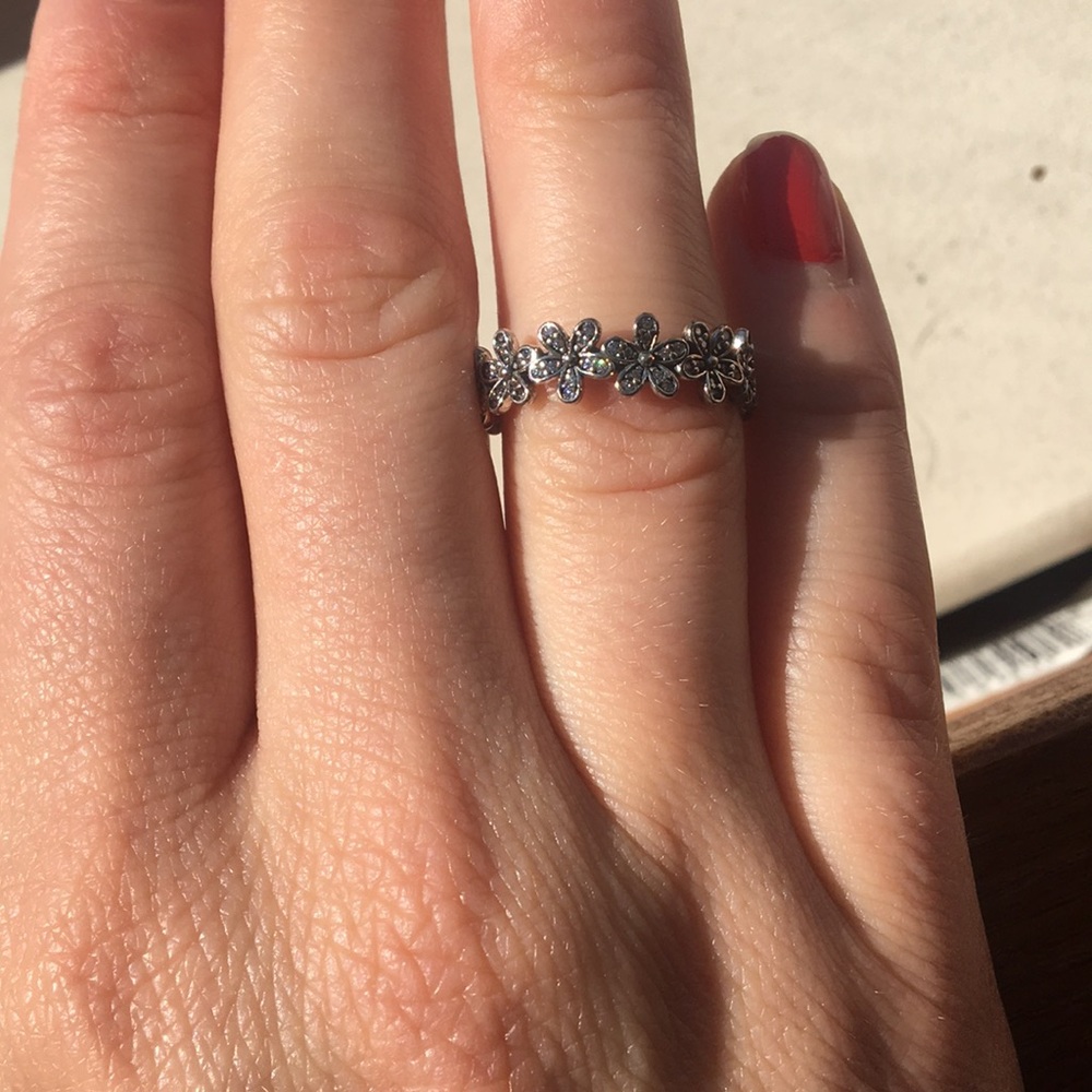 Sterling silver daisy ring size 6